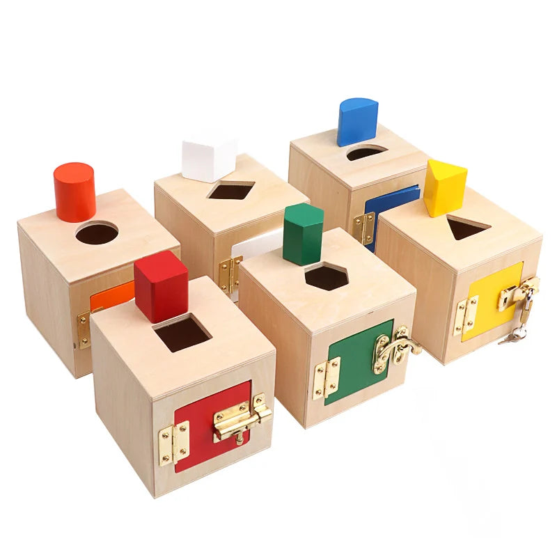 Cubo Fechadura e Encaixe Montessori